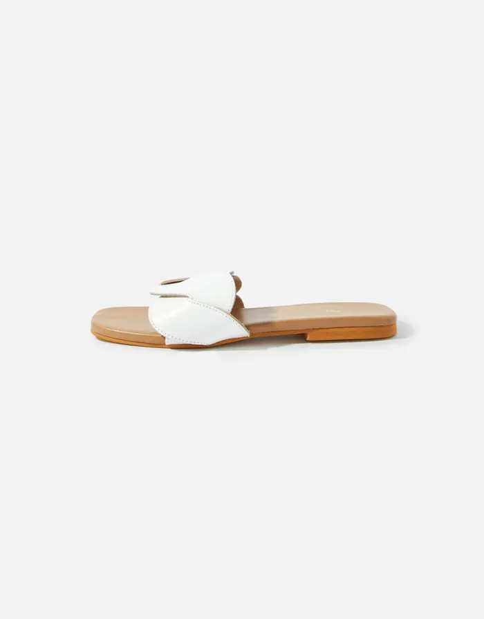 Accessorize Twisted Leather Sandals White White Women Sandals and Flip Flops