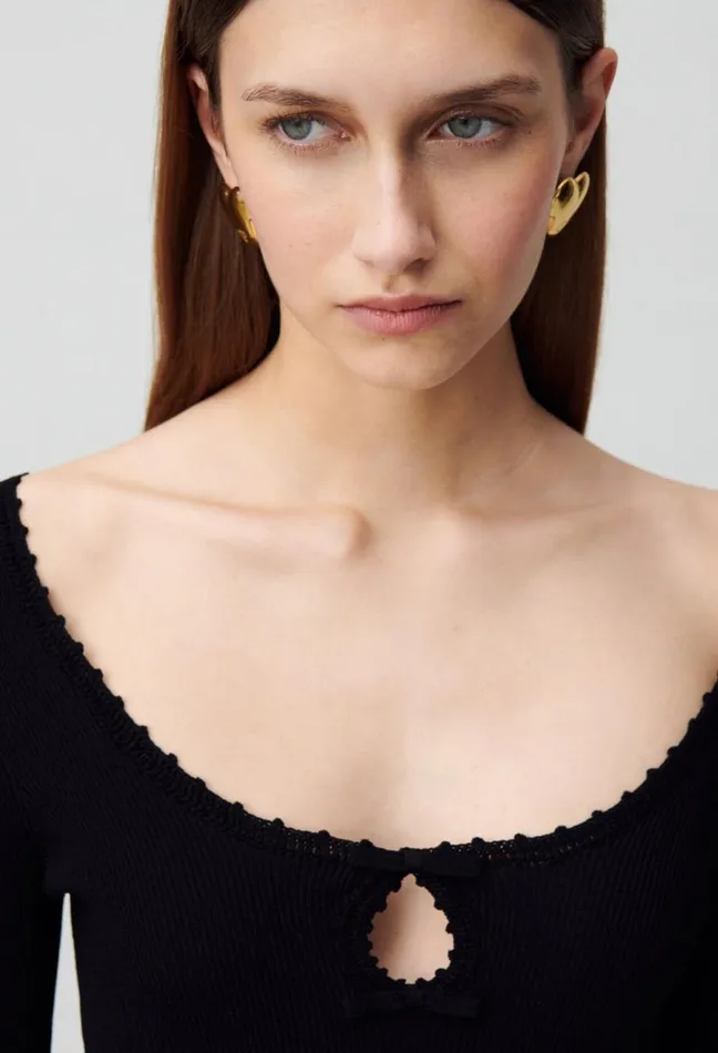 Claudie Pierlot Long Sleeve Fine Knit Top Black Women Knitwear And Cardigans Claudie Pierlot Long Sleeve Fine Knit Top Black Women Knitwear And Cardigans