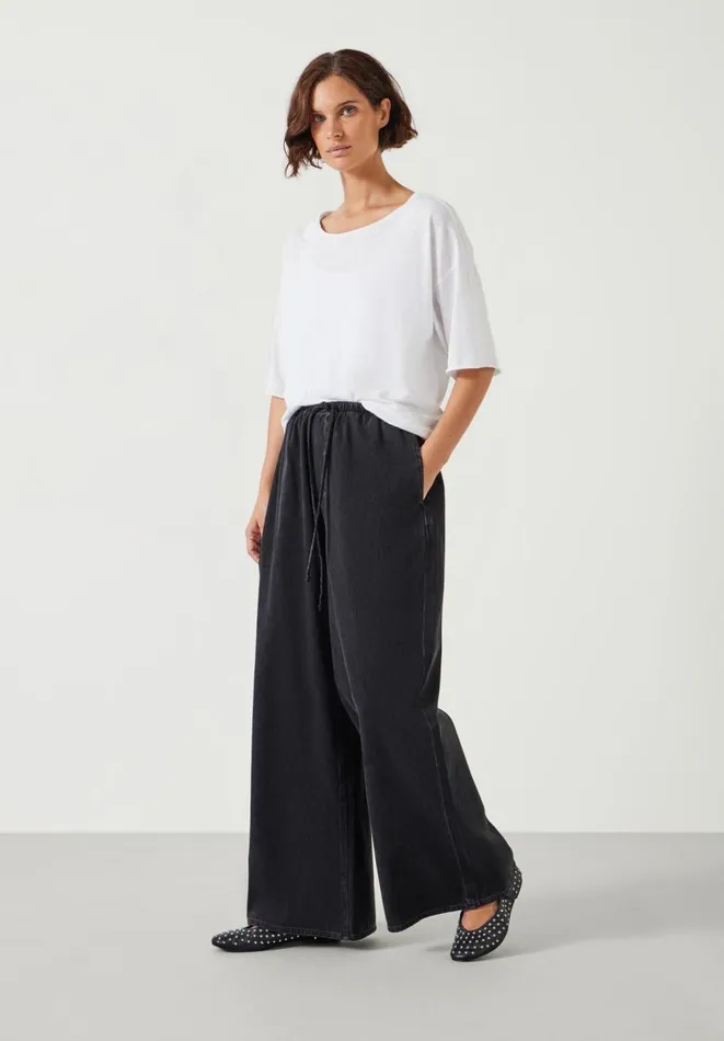 Hush Jeans Women Clio Wide Leg Tie Waist Jeans Washed Black