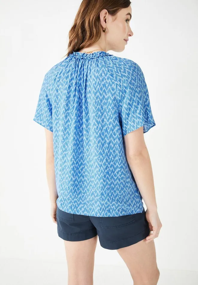 Hush Shirts and Blouses Women Poppy Short Sleeved Top Zig Zag Bluewhite Hush Shirts and Blouses Women Poppy Short Sleeved Top Zig Zag Bluewhite
