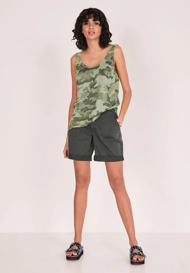 Hush Shorts Women Sydney Chino Shorts Washed Black