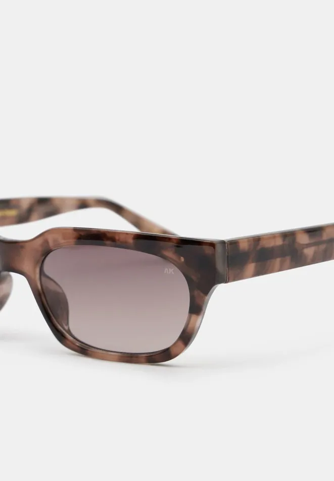 Hush Sunglasses Women AKjaerbede Bror Sunglasses Coquina Hush Sunglasses Women AKjaerbede Bror Sunglasses Coquina