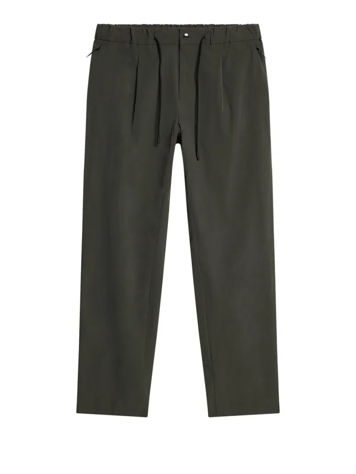 JLindeberg Trousers Men Jin Ds Pleated Pants