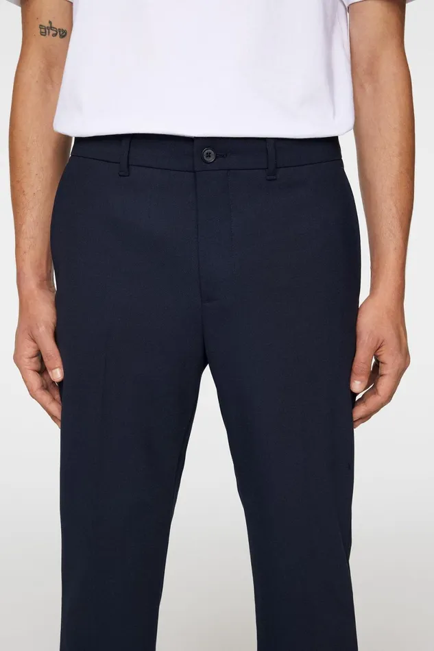 JLindeberg Trousers Men Lois T Stretch Twill Pants