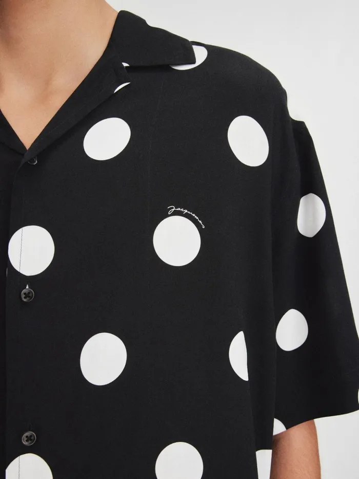 Men Shirts JACQUEMUS The Jean Shirt Print Dots Black and White Men Shirts JACQUEMUS The Jean Shirt Print Dots Black and White