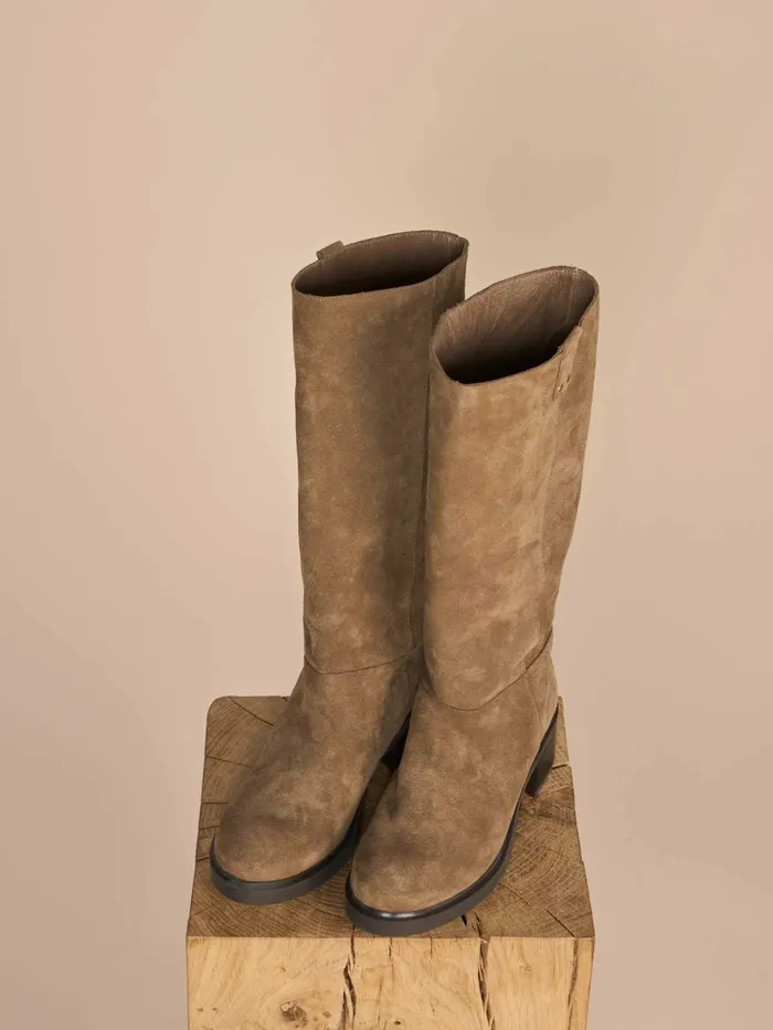 MMWales Suede Hi Boot Dark Beige Women Shoes MOS MOSH
