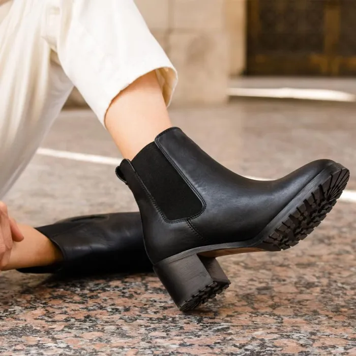 Nisolo Boots Women Ana GoTo Heeled Chelsea Boot Blackblack