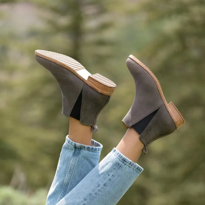 Nisolo Boots Women Eva Everyday Chelsea Boot Grey
