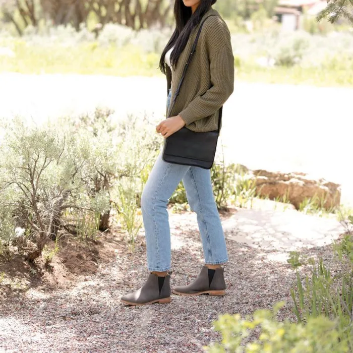 Nisolo Boots Women Eva Everyday Chelsea Boot Grey