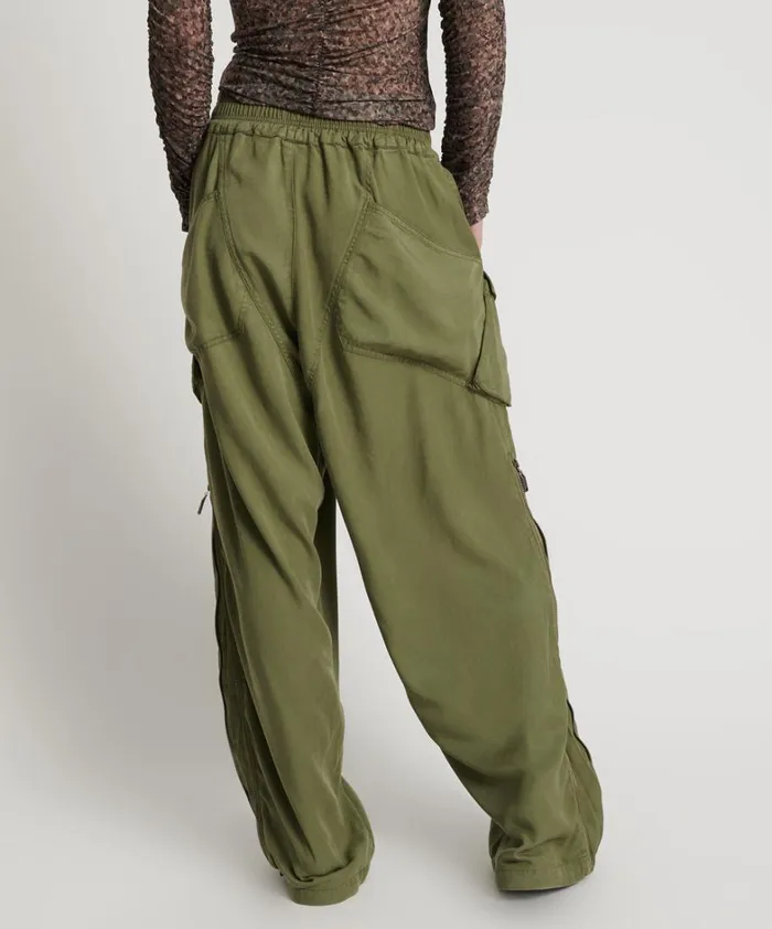 One Teaspoon Bottoms KHAKI TENCEL PARACHUTE PANTS 8211 Women One Teaspoon Bottoms KHAKI TENCEL PARACHUTE PANTS 8211 Women