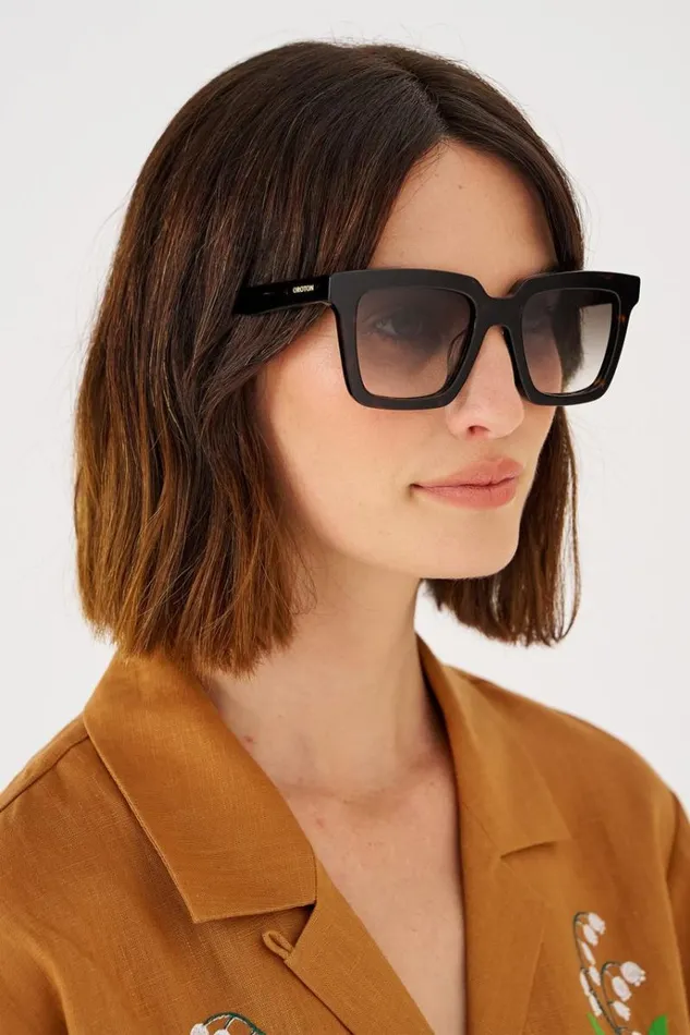 Oroton Sunglasses Accessories Easton Sunglasses Signature Tort