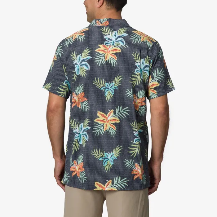 Reef TShirts and Shirts Men Arroyo Short Sleeve Shirt Caviar Reef TShirts and Shirts Men Arroyo Short Sleeve Shirt Caviar