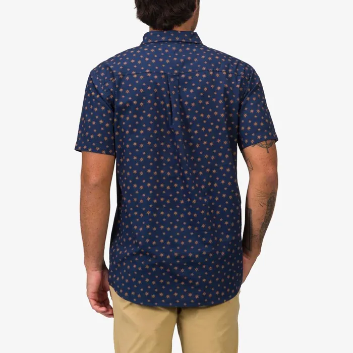 Reef TShirts and Shirts Men Bentley Short Sleeve Woven Shirt Dress Blues Reef TShirts and Shirts Men Bentley Short Sleeve Woven Shirt Dress Blues