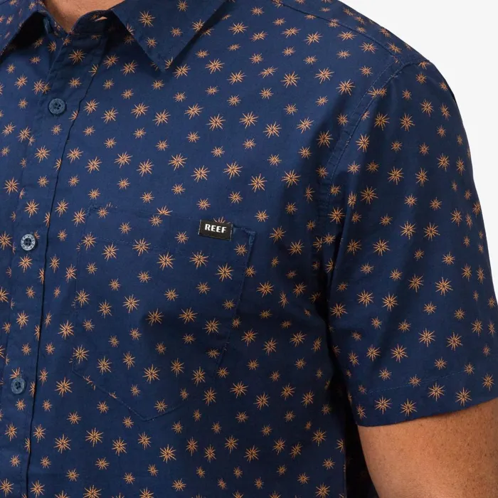 Reef TShirts and Shirts Men Bentley Short Sleeve Woven Shirt Dress Blues Reef TShirts and Shirts Men Bentley Short Sleeve Woven Shirt Dress Blues
