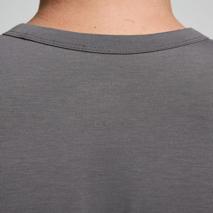 Saucony Tops Men Triumph Short Sleeve Carbon