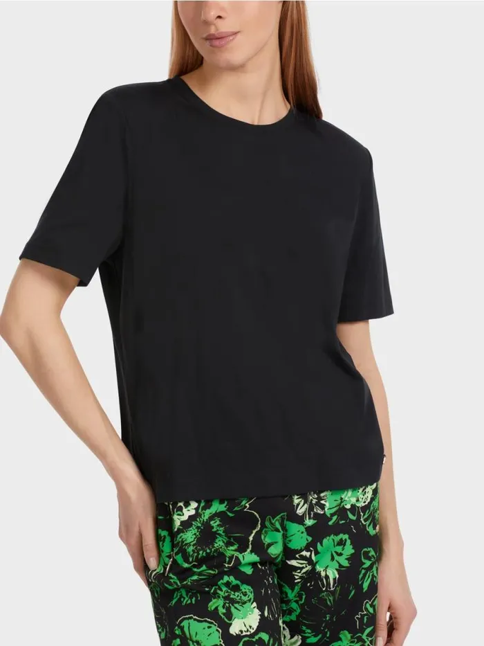 Shirts and Tops Damen Marc Cain TShirt Im Boxy Schnitt Black