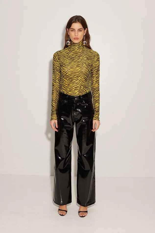 Shop Simon Miller BOTTOMS Patent Wide Leg Pant Black