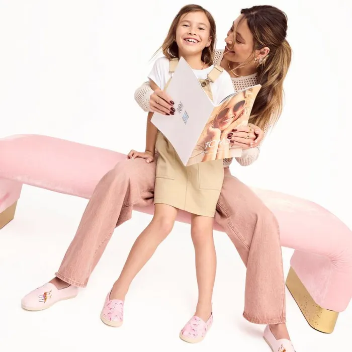 Toms TOMS Classics Alpargata Kids Shoe Pink Flamingos 8211 WomenKids Toms TOMS Classics Alpargata Kids Shoe Pink Flamingos 8211 WomenKids