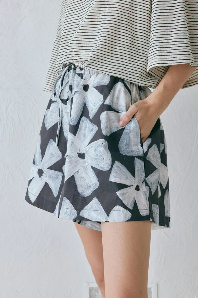VRG GRL Annika Shorts Fiore Women Shorts VRG GRL Annika Shorts Fiore Women Shorts