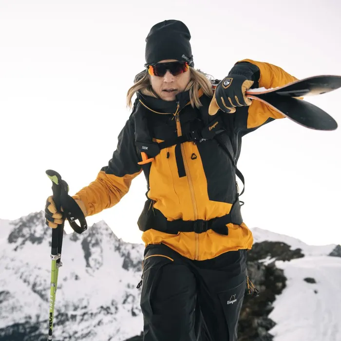Women Bergans Of Norway Shell Jackets Y Mountainline Bold 3l Shell Jacket