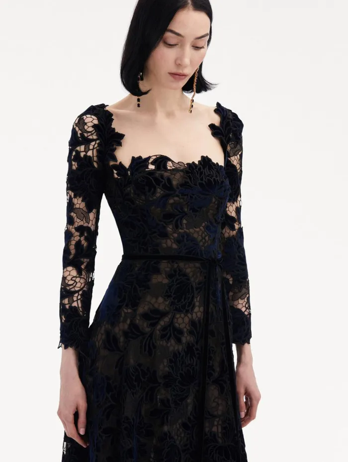 Women Dresses Oscar De La Renta Peony Velvet Guipure Dress Navy Women Dresses Oscar De La Renta Peony Velvet Guipure Dress Navy