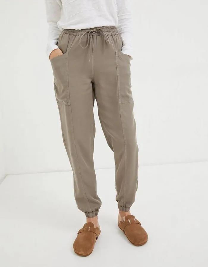 Women FatFace Pants and Leggings Lyme Cargo Cuffed Joggers Light Natural