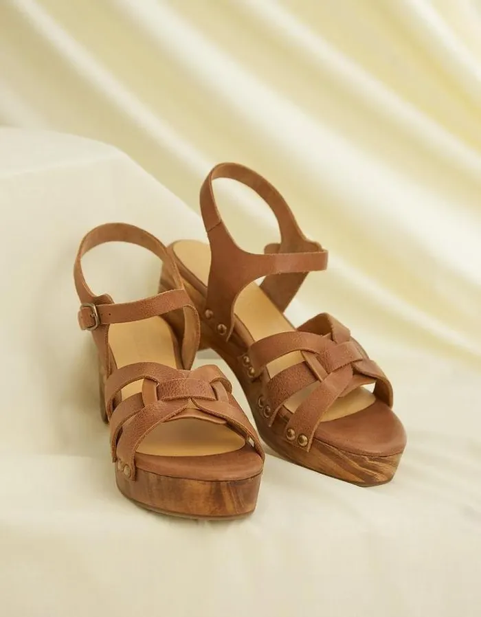 Women FatFace Vacation Shop Leoni Mid Heel Clog Tan