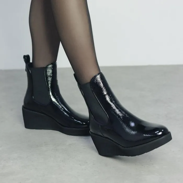Women Moda In Pelle Heeled And Wedge Boots Allby Black Patent