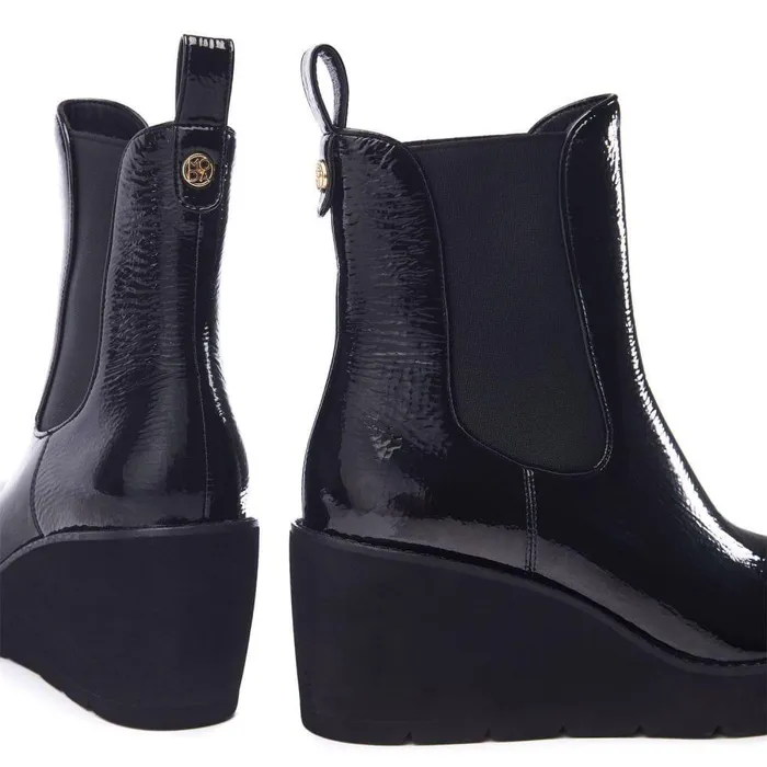 Women Moda In Pelle Heeled And Wedge Boots Allby Black Patent
