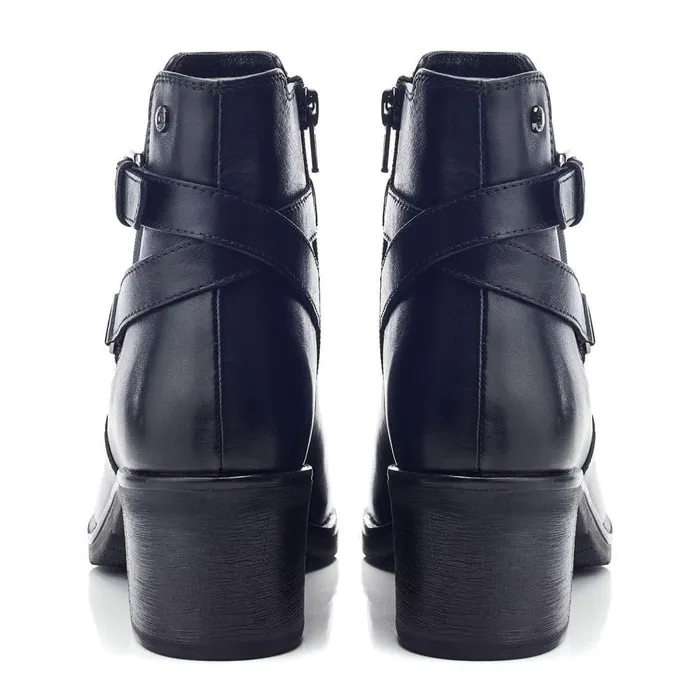 Women Moda In Pelle Heeled And Wedge Boots Libres Black Leather