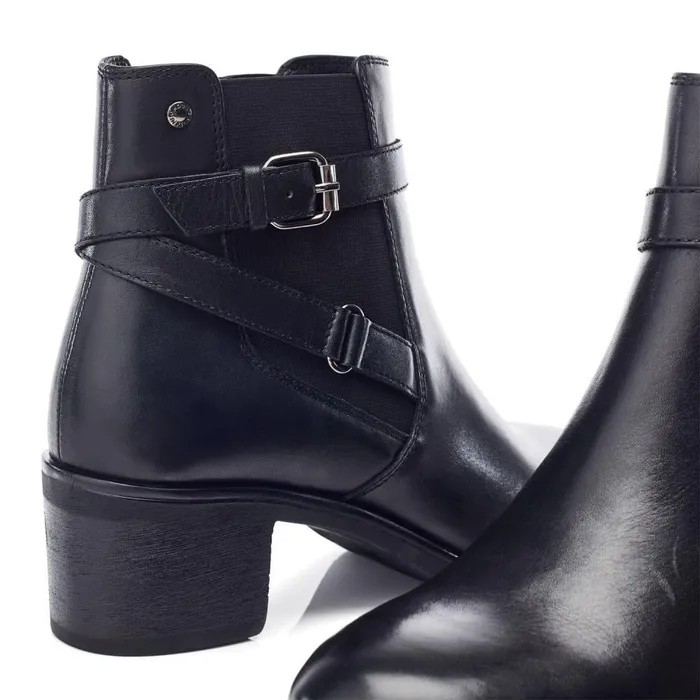 Women Moda In Pelle Heeled And Wedge Boots Libres Black Leather