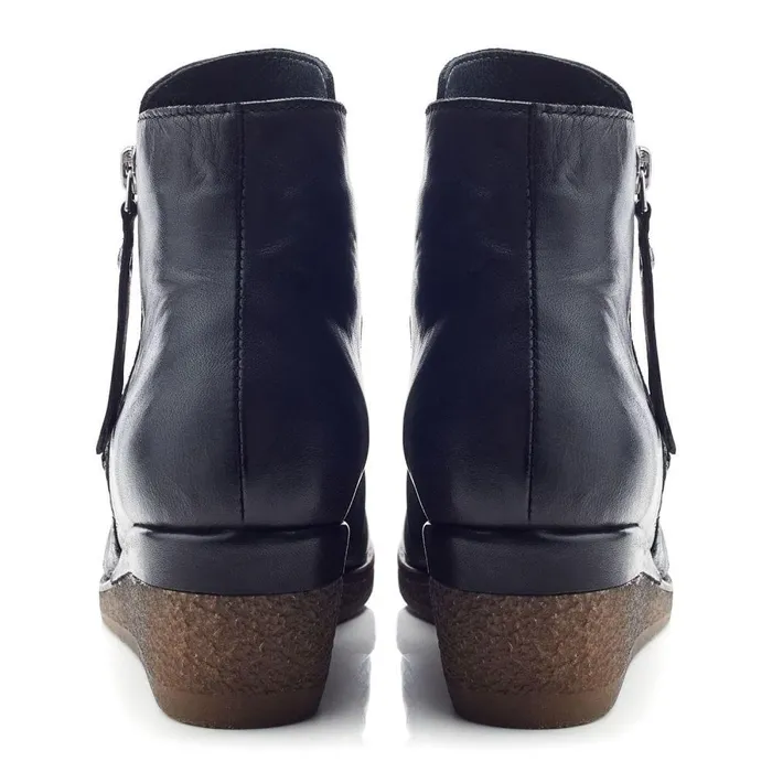 Women Moda In Pelle Heeled And Wedge Boots Olgar Black Leather