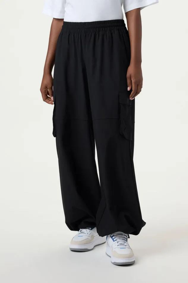 Women Pants and Shorts Fila Trail Cargo Pant