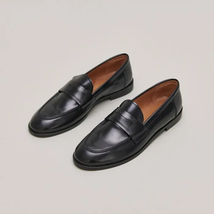 Women Roundtoe Loafers Black JONAK Loafers