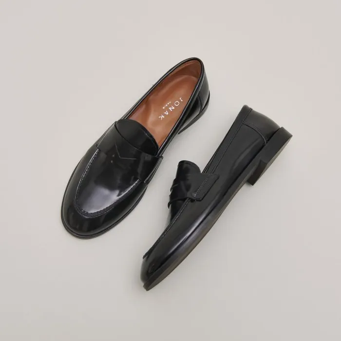 Women Roundtoe Loafers Black JONAK Loafers