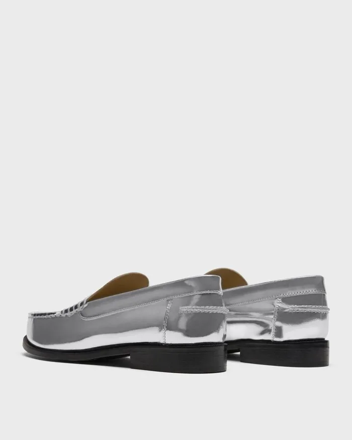 Women Theory Shoes City Loafer In Metallic Leather Silver