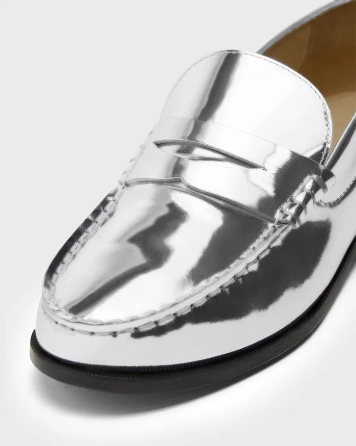 Women Theory Shoes City Loafer In Metallic Leather Silver